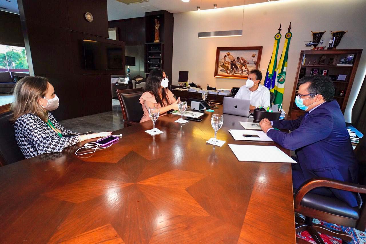 Defensora geral se reúne com governador Camilo Santana