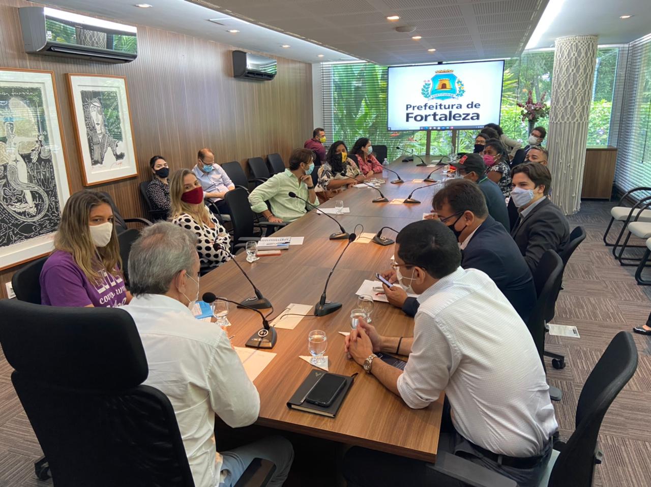 Reunião da Prefeitura de Fortaleza com Ocupação Carlos Marighella dá encaminhamentos sobre moradia. Defensoria acompanha as famílias