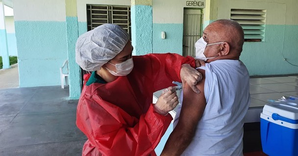 Vacinação de presos idosos é monitorada pela Defensoria que solicita maior detalhamento do plano de vacinação para todo sistema carcerário