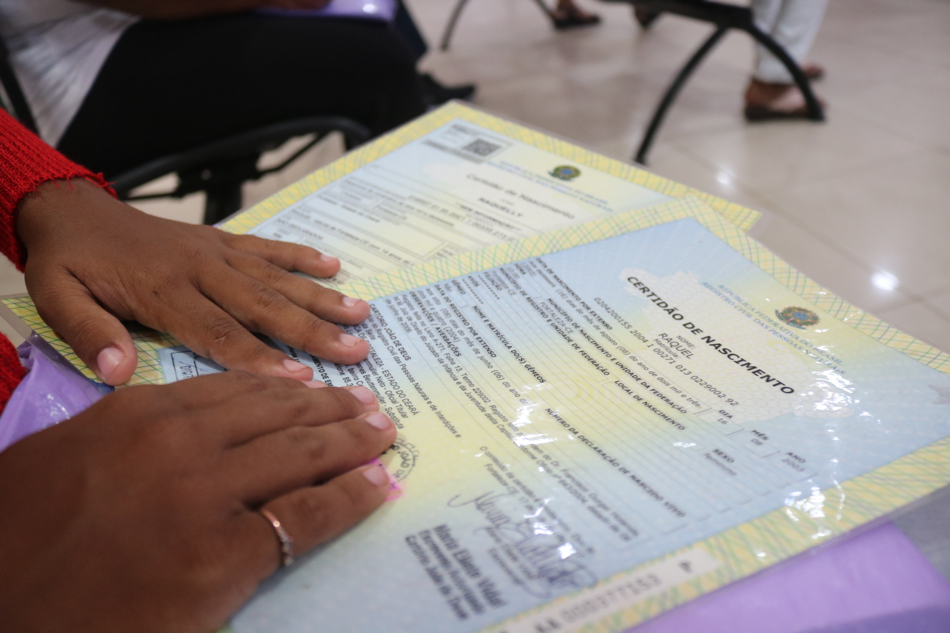 Apenas Raquel. Jovem entra com ação na Defensoria para ter sobrenome e filiação