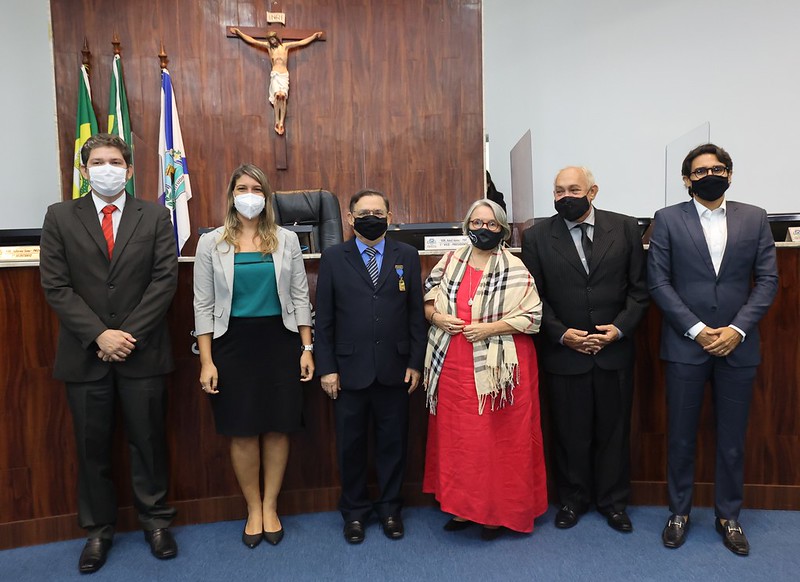 DPCE prestigia entrega da Medalha Dom Hélder Câmara ao professor César Barros Leal