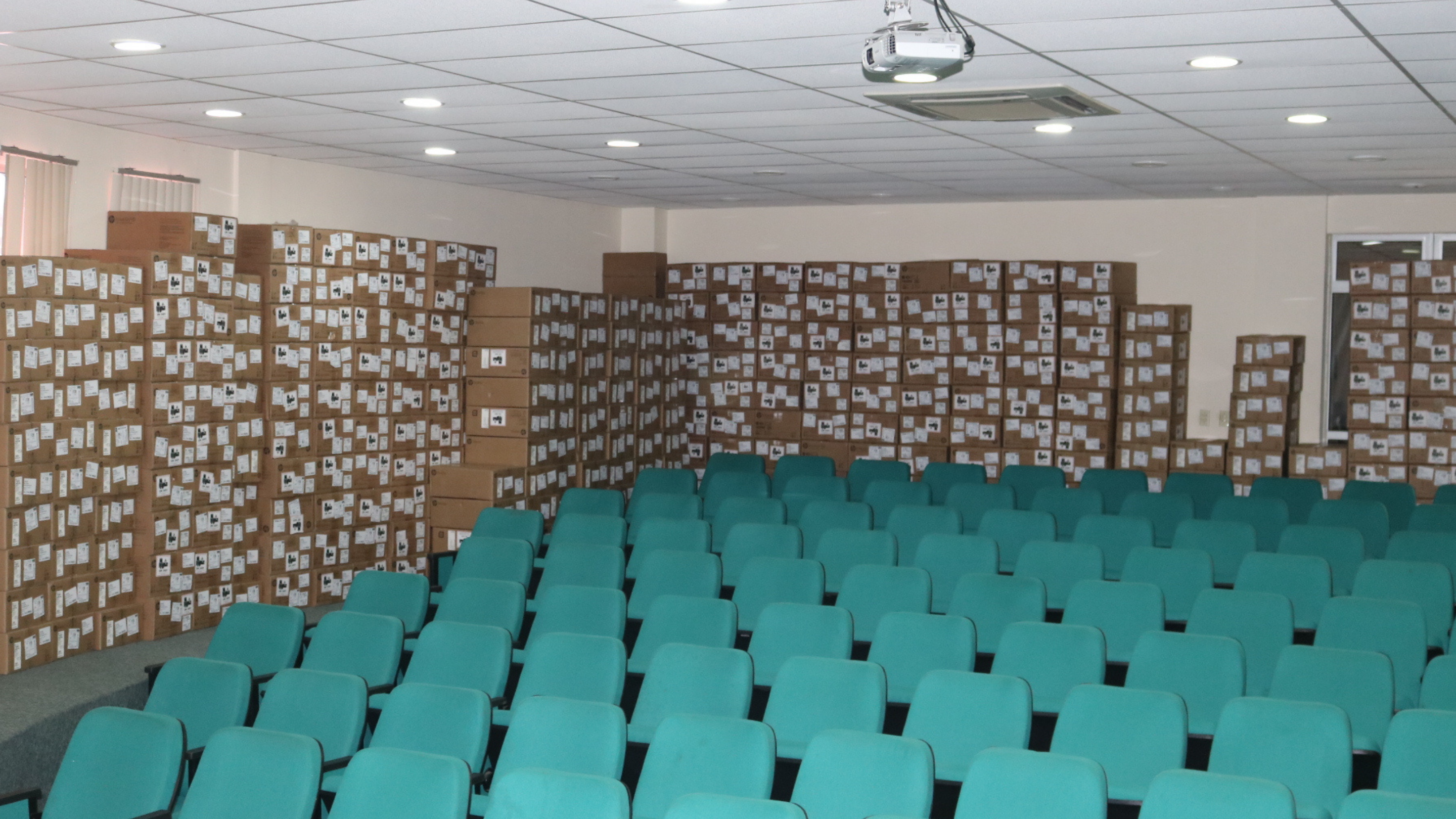 Defensoria adquire 200 computadores para aprimorar atendimento aos assistidos