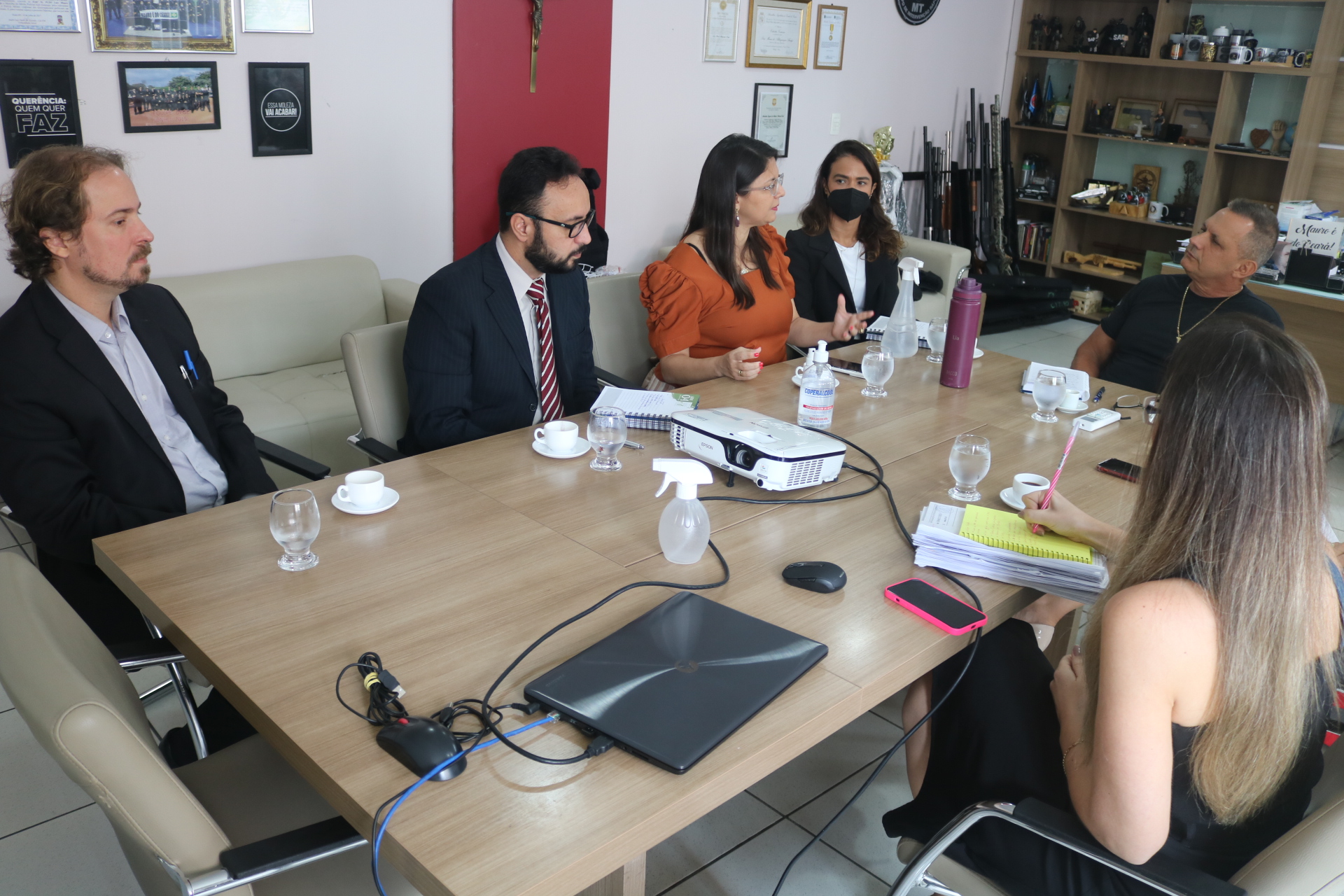 Defensoria e SAP articulam força-tarefa processual para internos, começando pelo Cariri