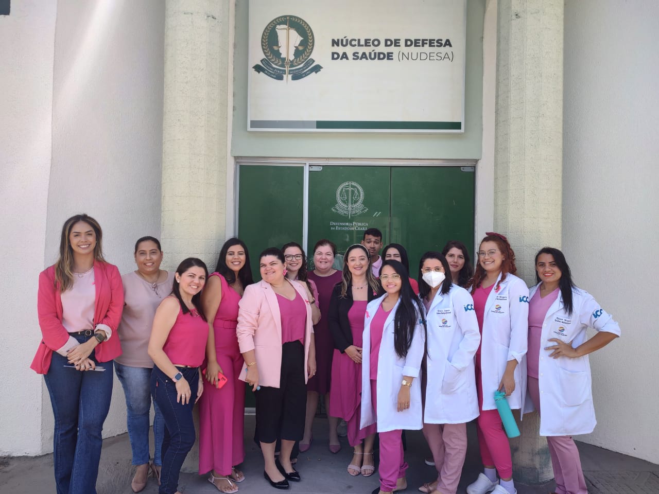 Nudesa realiza ação de conscientização sobre câncer de mama e colo do útero