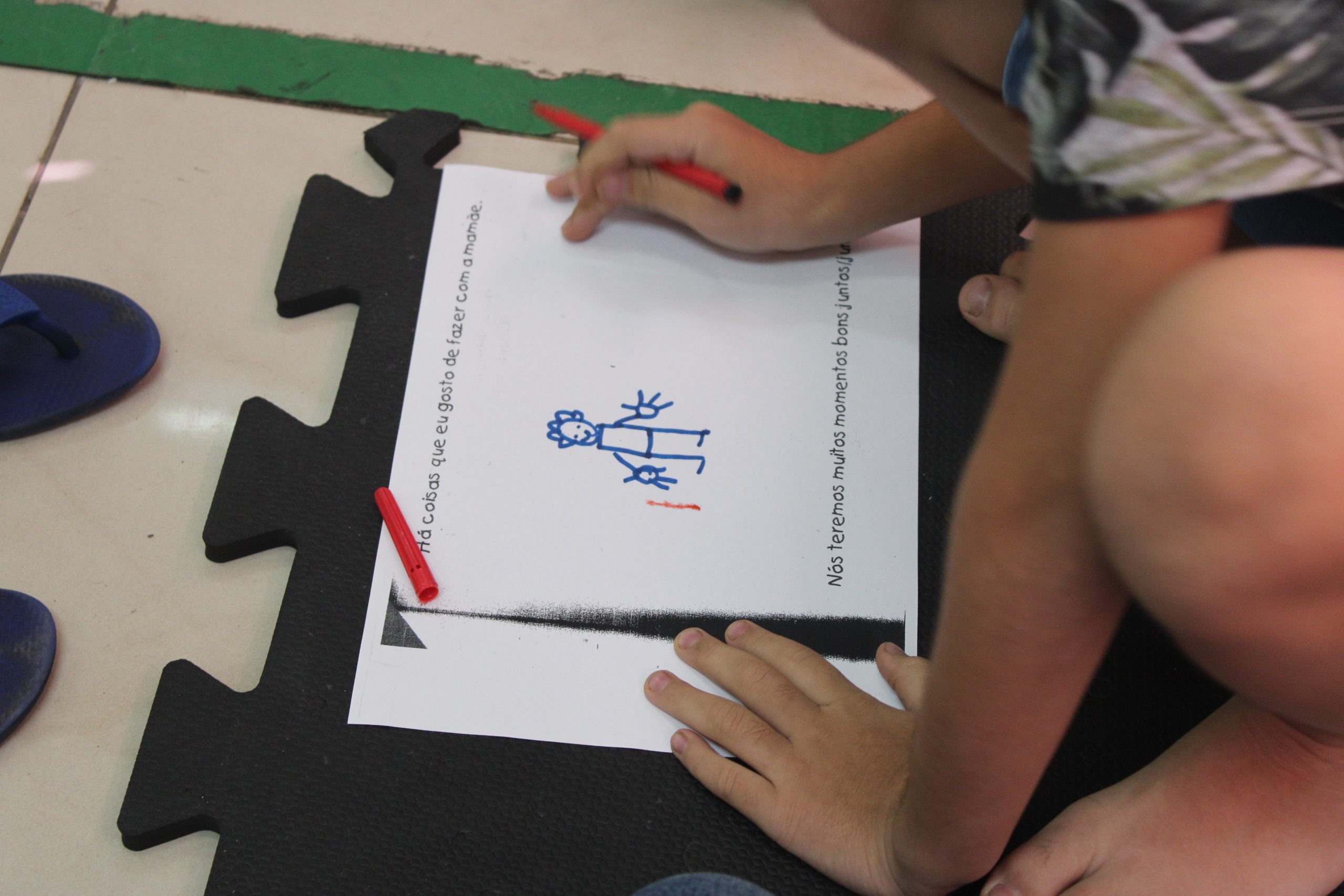 Casais que estão em processo de divórcio participam de encontro para reestruturação de laços parentais