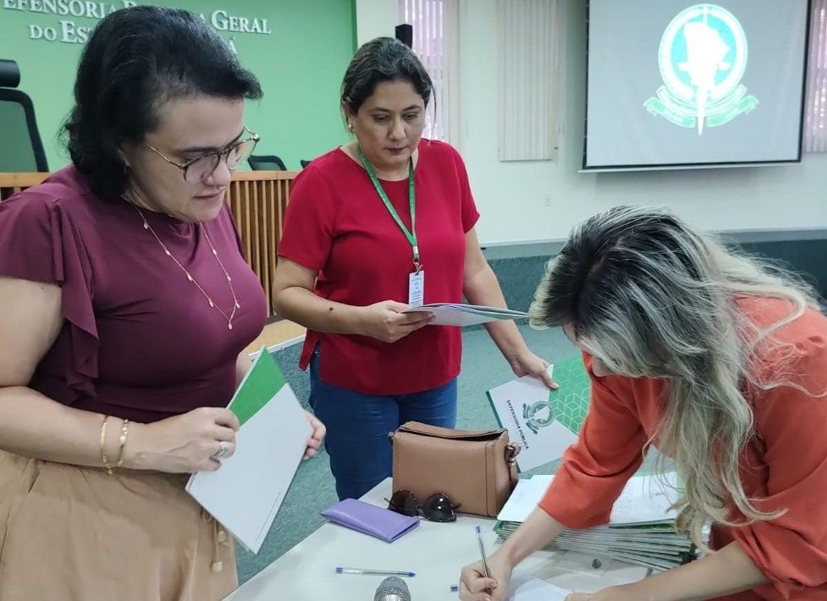 Defensoria Pública realiza posse de estagiários de graduação e pós-graduação em Direito