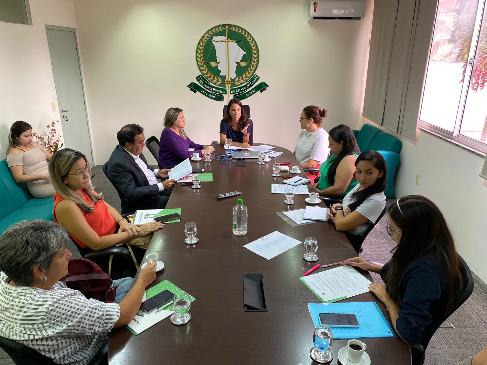 Defensoria apresenta às empresas prestadoras de serviço as diretrizes de respeito e permanência à população trans