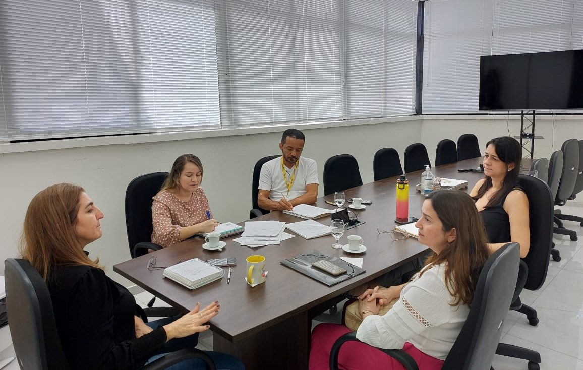 Defensoria e Secretaria de Educação de Fortaleza debatem criação de fluxo para romper com a violência doméstica