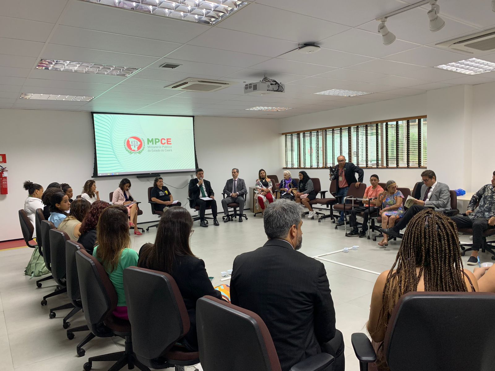 Mães do Curió são recebidas e debatem angústias ante a proximidade do julgamento, um dos maiores da história recente do Ceará