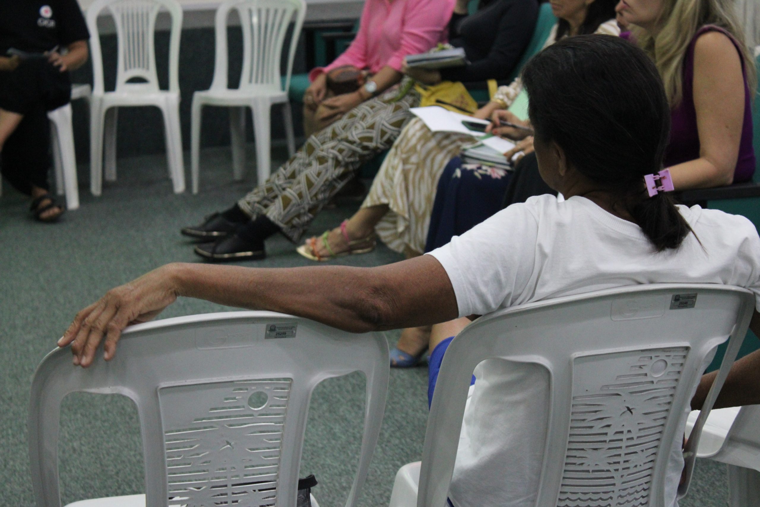 Familiares de pessoas desaparecidas relatam angústia e esperança durante roda de conversa na Defensoria Pública