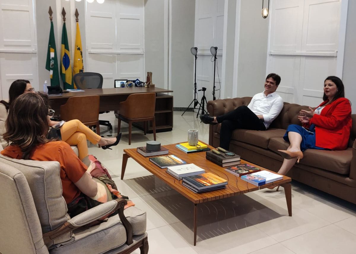 Defensora Geral é recebida pelo prefeito de Baturité