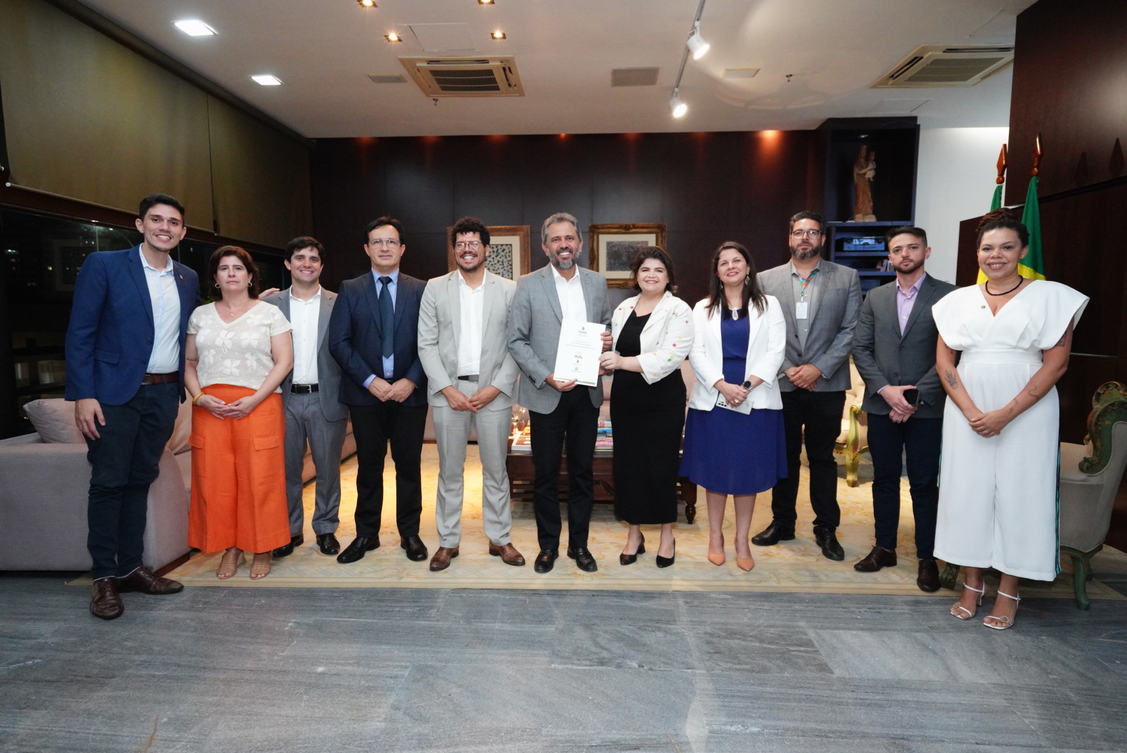 Encontro discute ações do Escritório Popular da Juventude