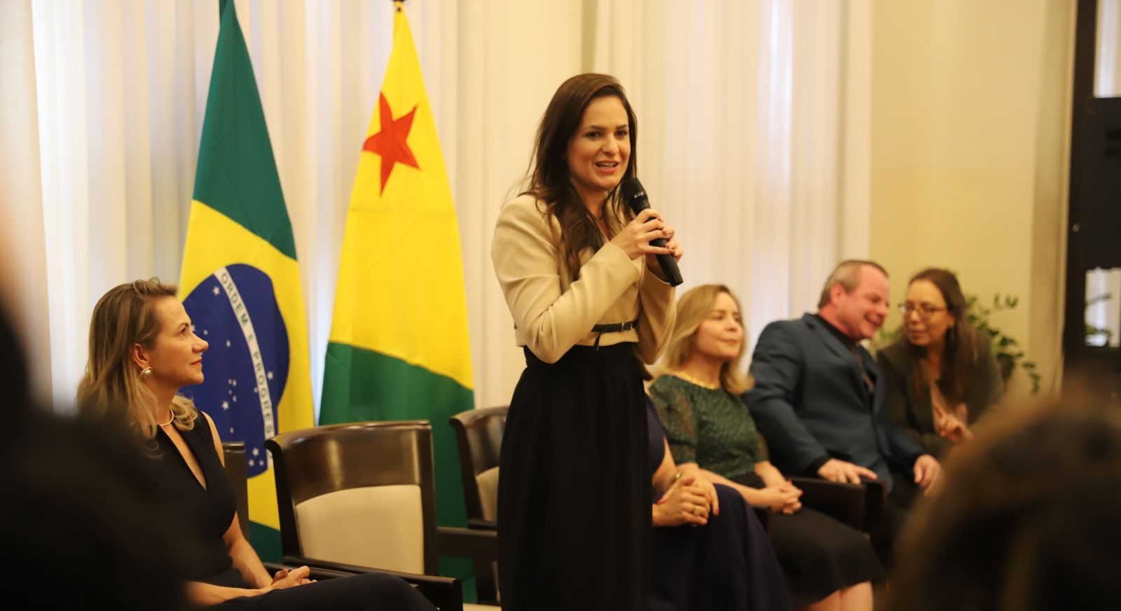 Defensora geral do Ceará representa presidência do Condege durante reunião do colegiado no Acre