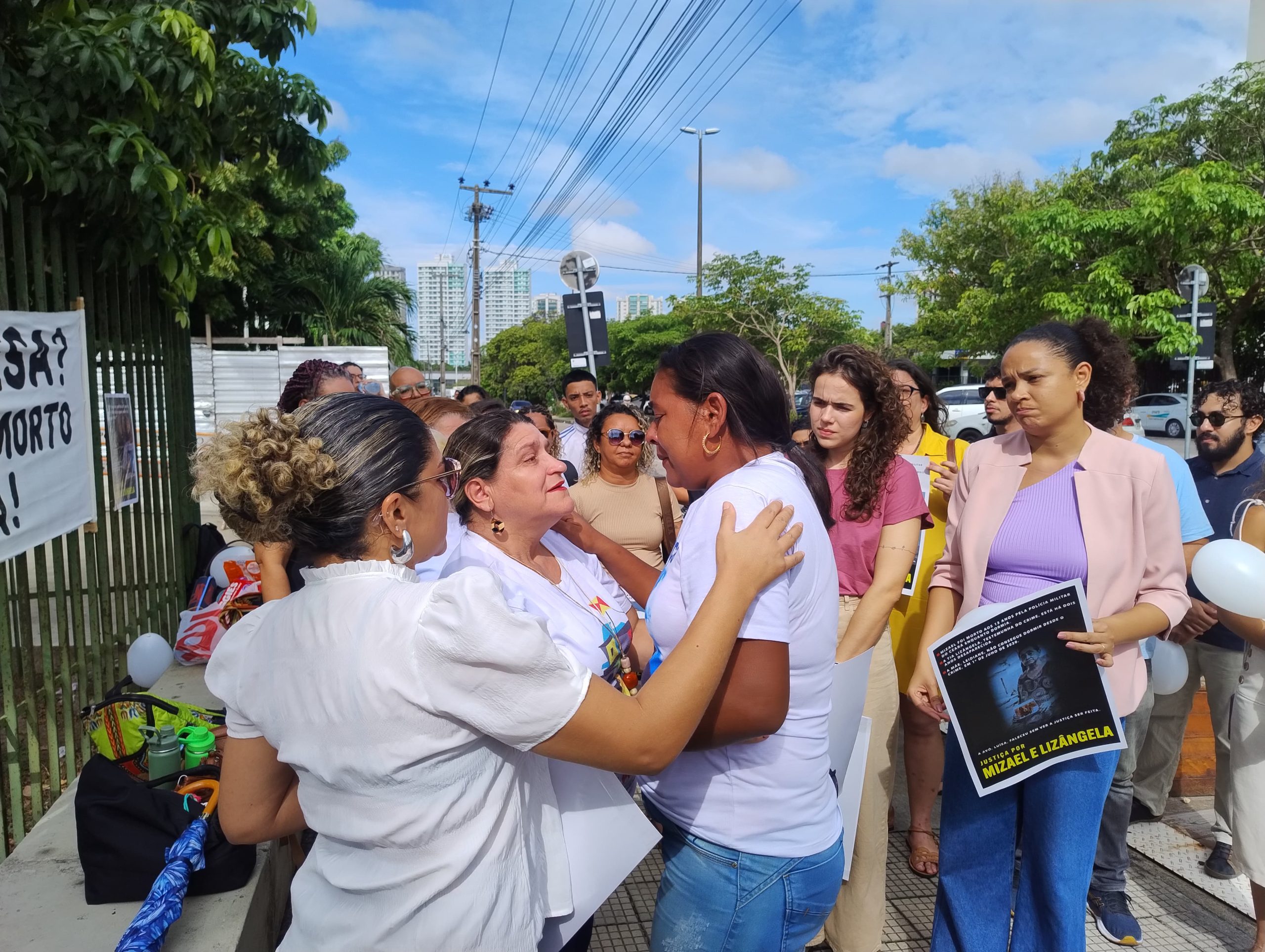Defensoria participa de manifestação que cobra justiça por Mizael e sua tia desaparecida há dois anos