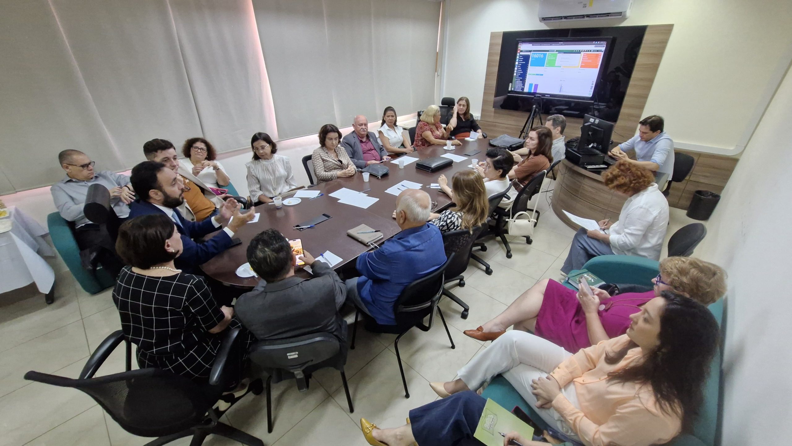 Reunião entre Defensoria Geral e defensores do segundo grau alinha os usos da ferramenta Push 