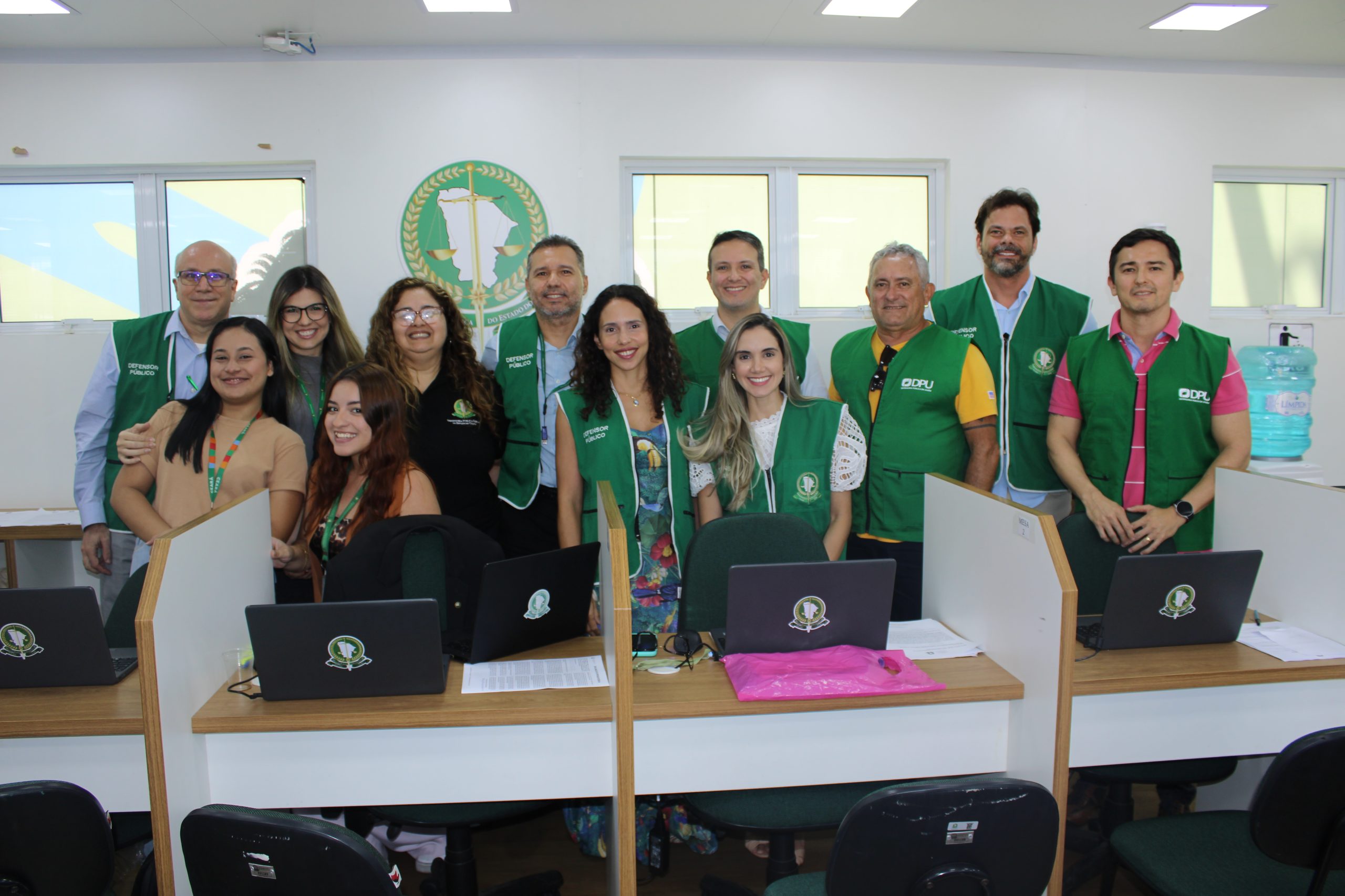 Amar Defensoria atende cerca de 100 pessoas na Praia do Pecém