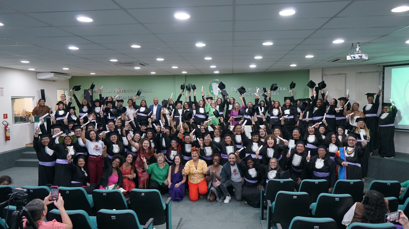 Cento e vinte mulheres serão selecionadas para a segunda turma do Defensoras Populares. Inscrições terminam dia 23